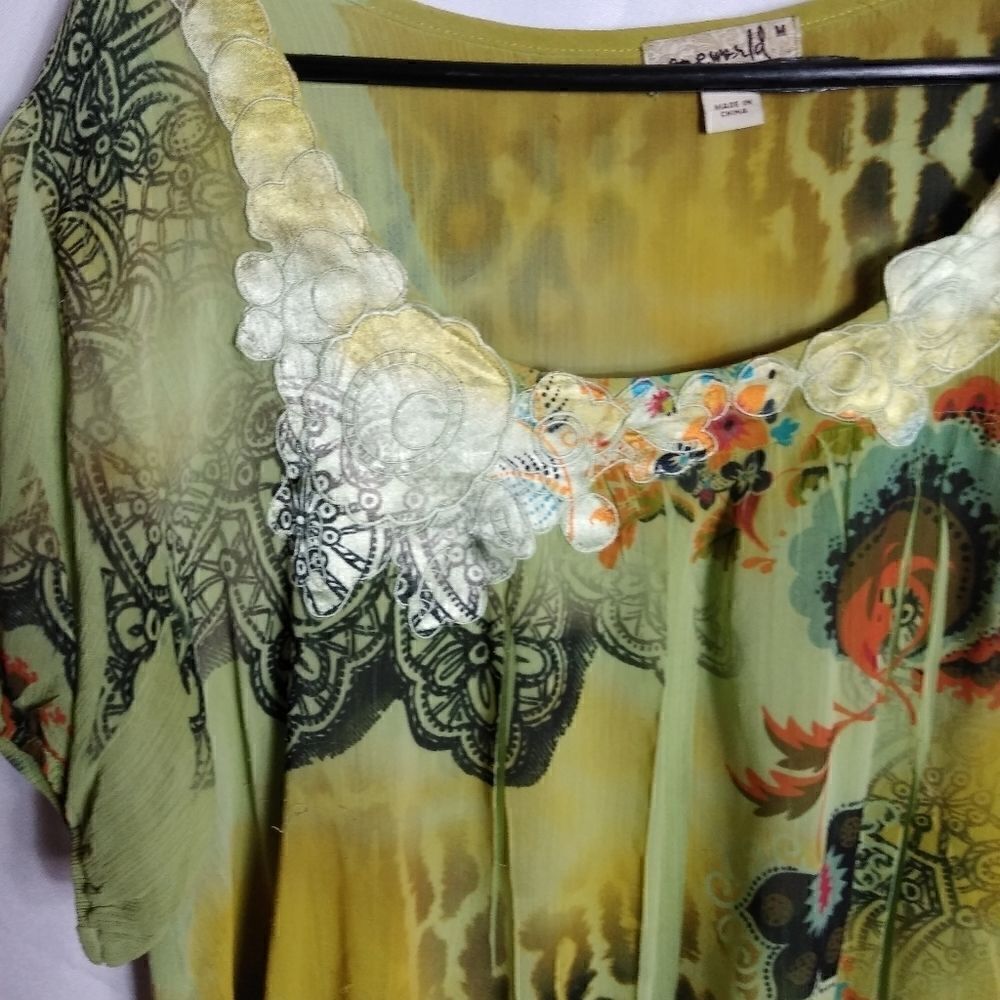 One World tunic - Picture 3 of 6